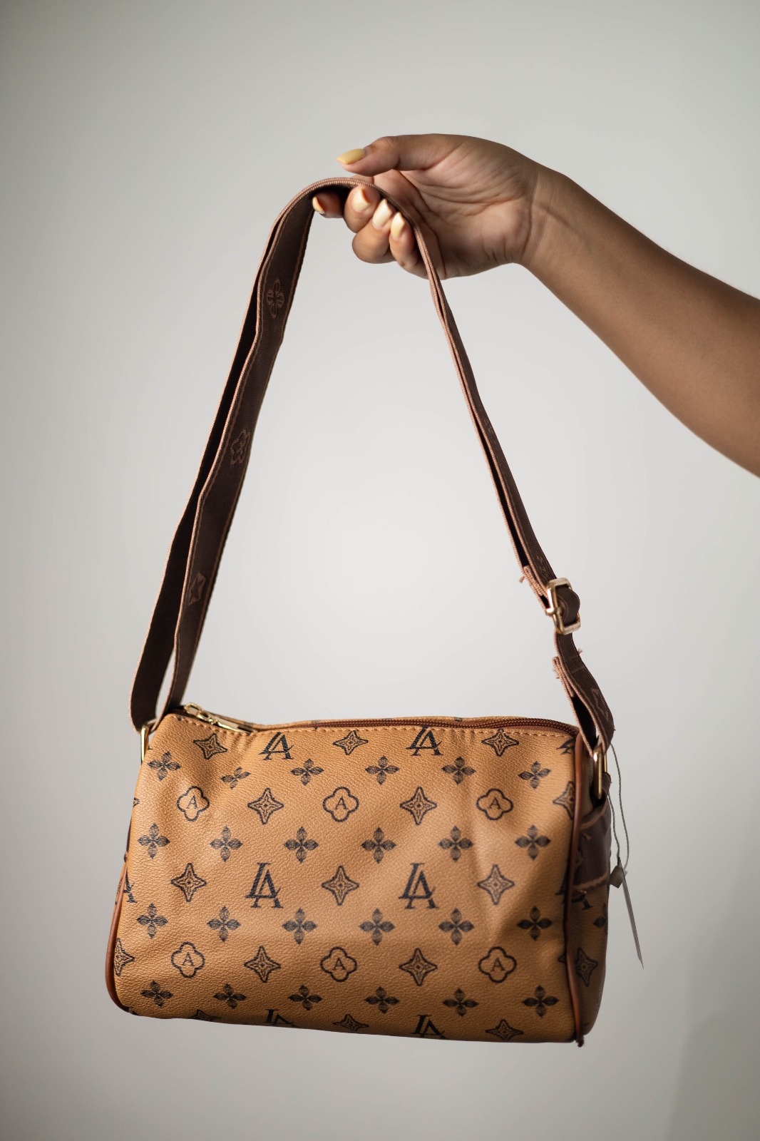 4bfab206-a2f3-4c96-a214-0134b5a7304d MARICONERA LA DE TUBO