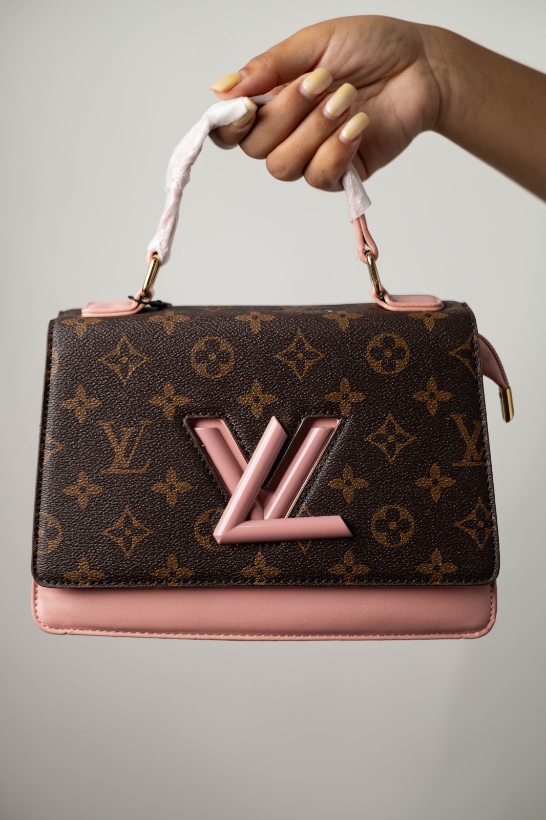 69c85d47-29b5-42fc-993a-cd924a44e52e BOLSA VL ROSA CON CAFE