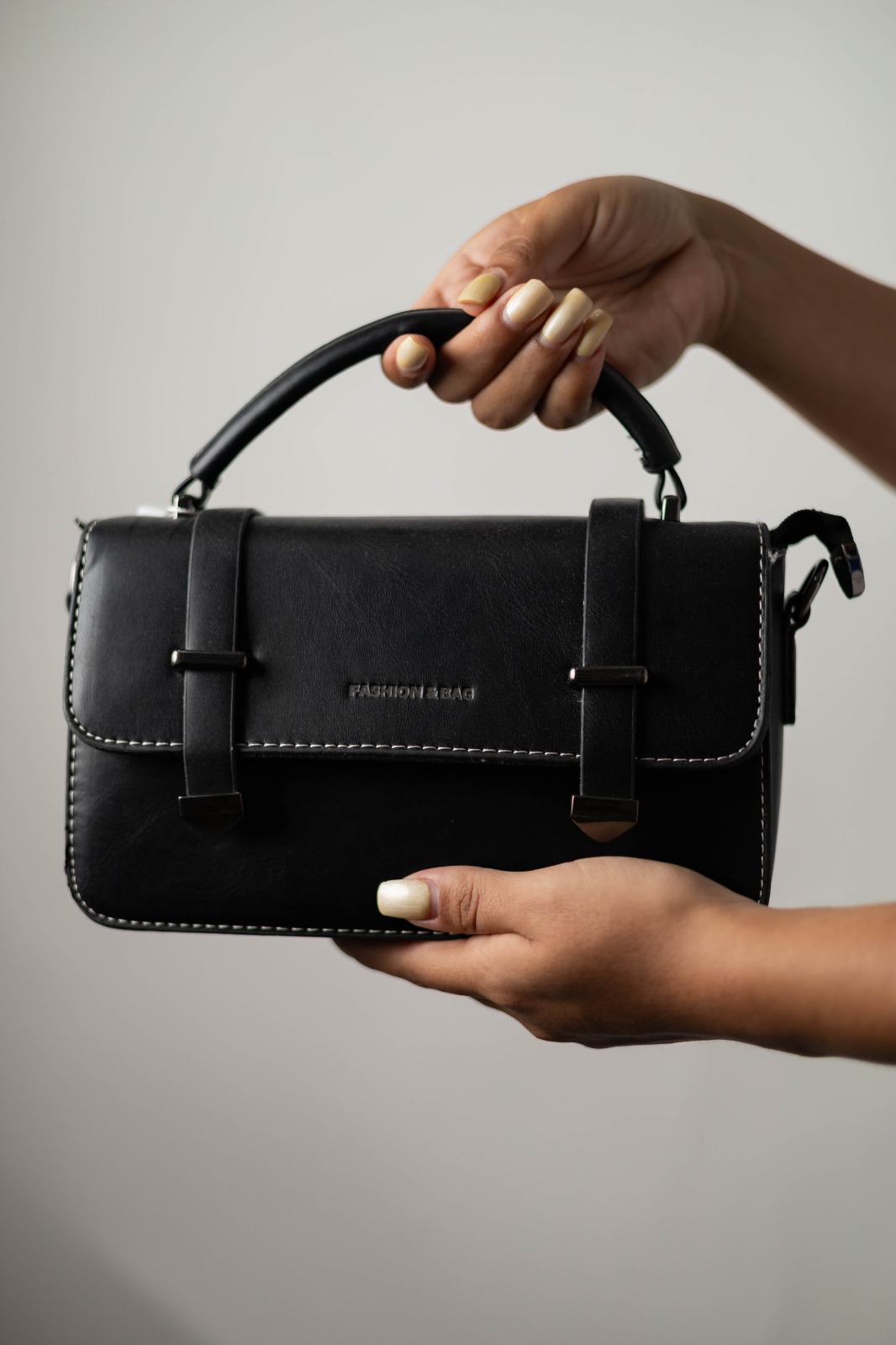 8f2d701c-5c31-4728-93de-9c1a4438b797 BOLSA FASHION & BAG NEGRA