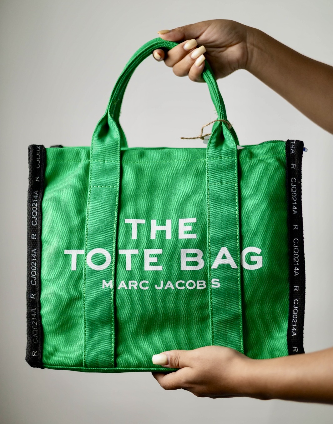 9c7ad92c-0aa1-49e6-9c6e-04c707b5ca0b BOLSA THE TOTE VERDE DE TELA