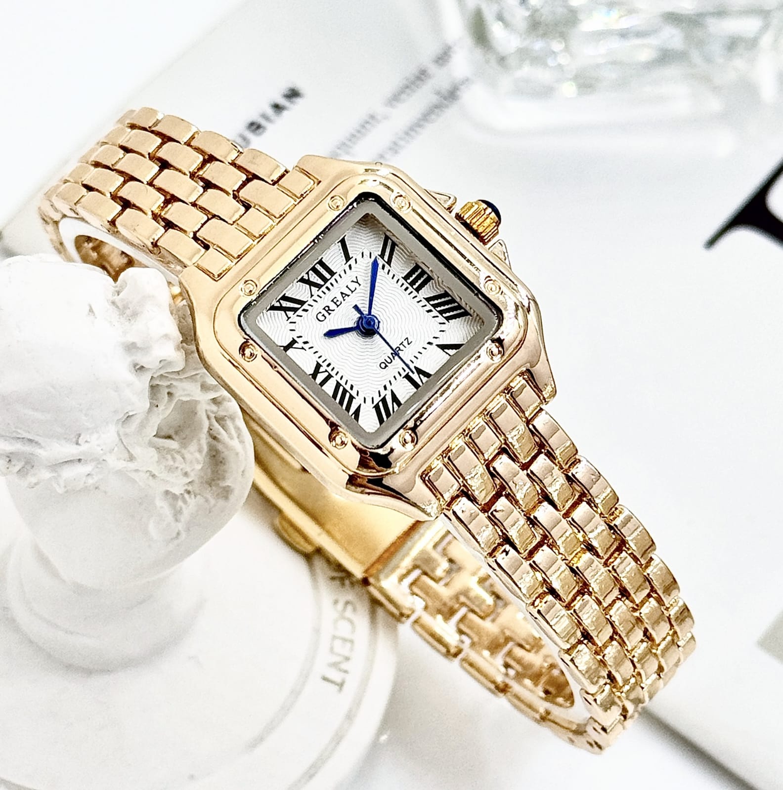 WhatsApp Image 2025-09-14 at 4.31.44 PM (2) RELOJ CARTIER DORADO