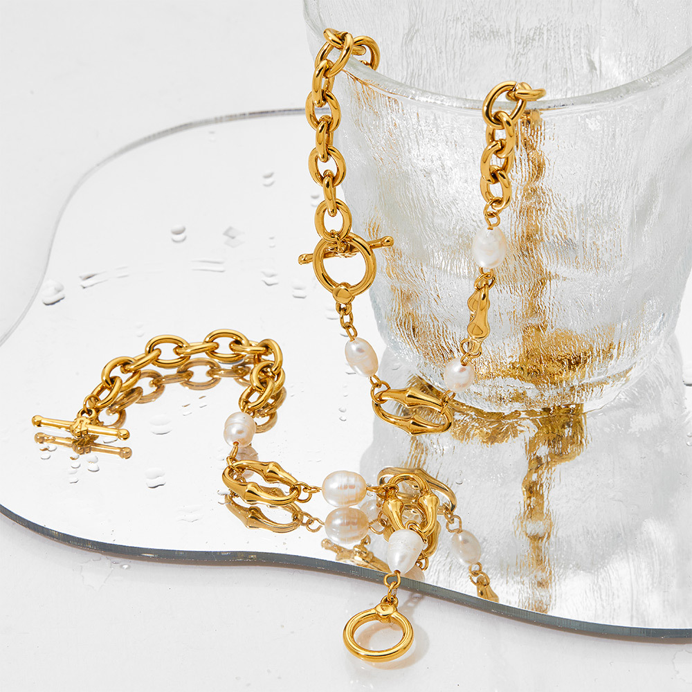 WhatsApp Image 2025-09-14 at 7.56.32 PM JUEGO COLLAR Y PULSERA DORADA