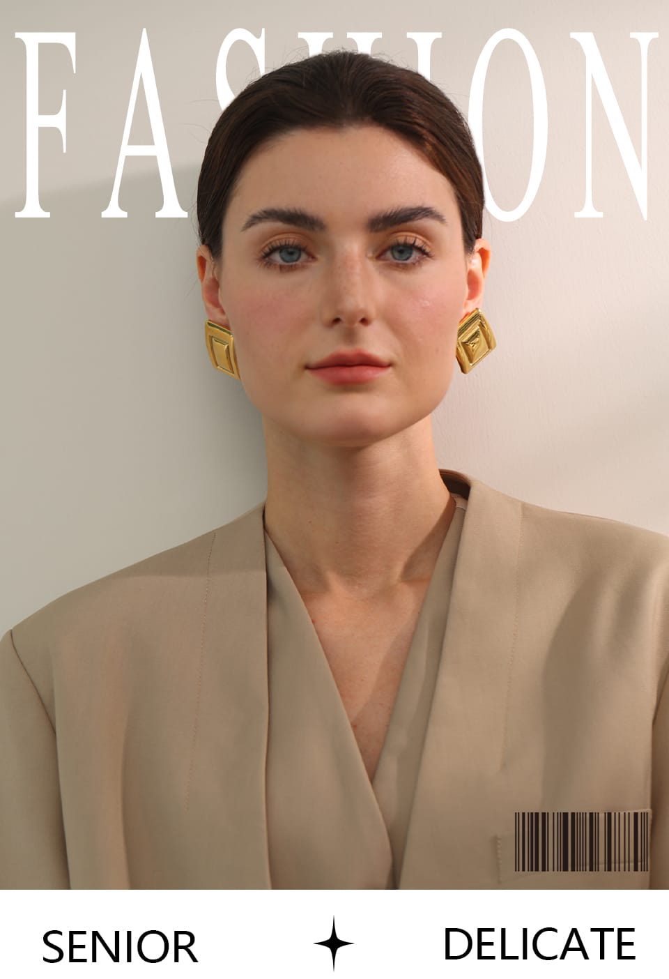 WhatsApp Image 2025-09-14 at 8.41.43 AM (5) Aretes cuadrados dorados chunky