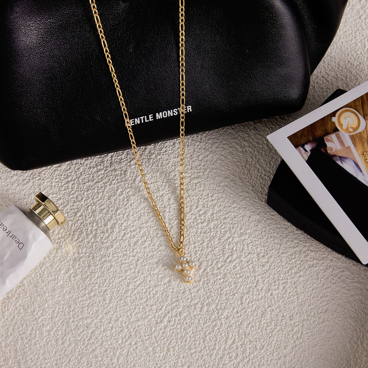 WhatsApp Image 2025-09-14 at 8.44.31 AM (3) COLLAR CON CRUZ PERLA