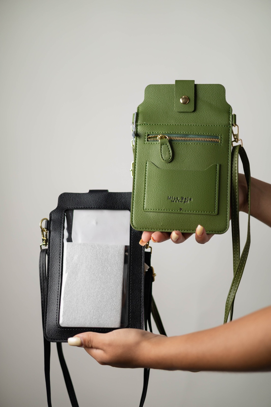 fc6e06f0-e8d2-4b6b-bb38-c87d93443a63 PORTACELULAR VERDE