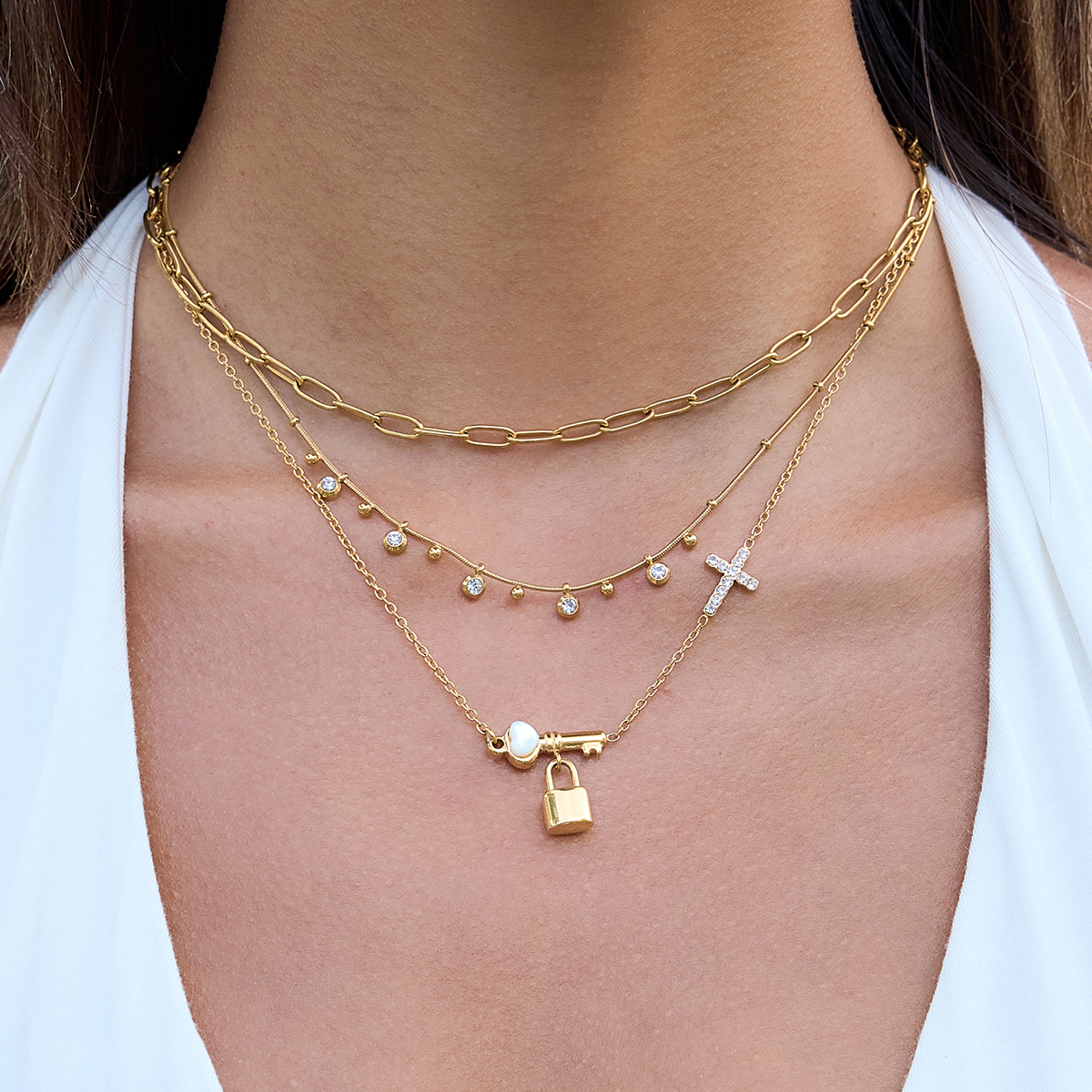 -1088356606-542370595 Collar seguro y cruz