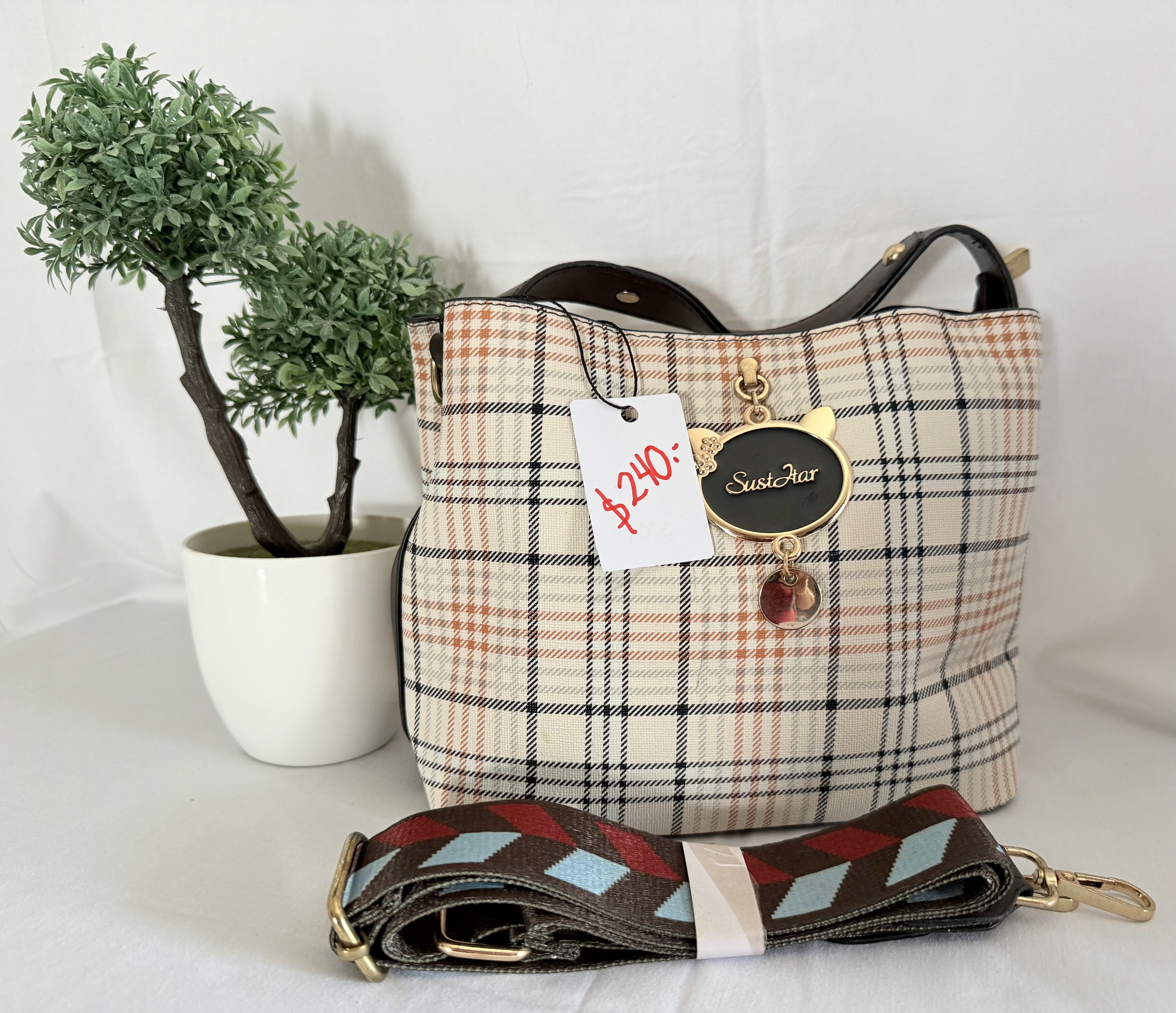 IMG_6651 BOLSA DE MANO CUADROS CREMA/GATO