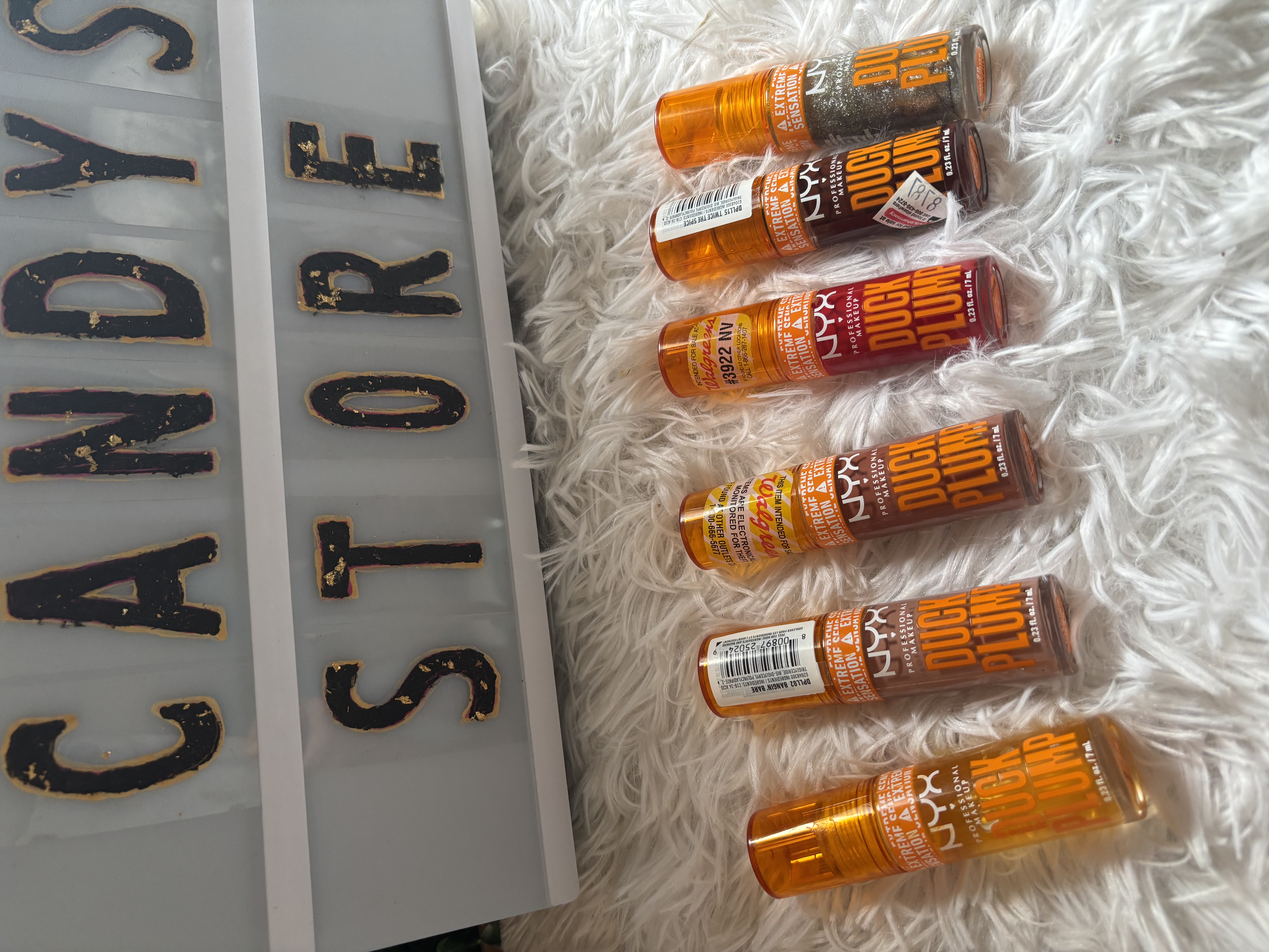 Duck Plump High Pigment Plumping Lip Gloss de NYX Professional Makeup.