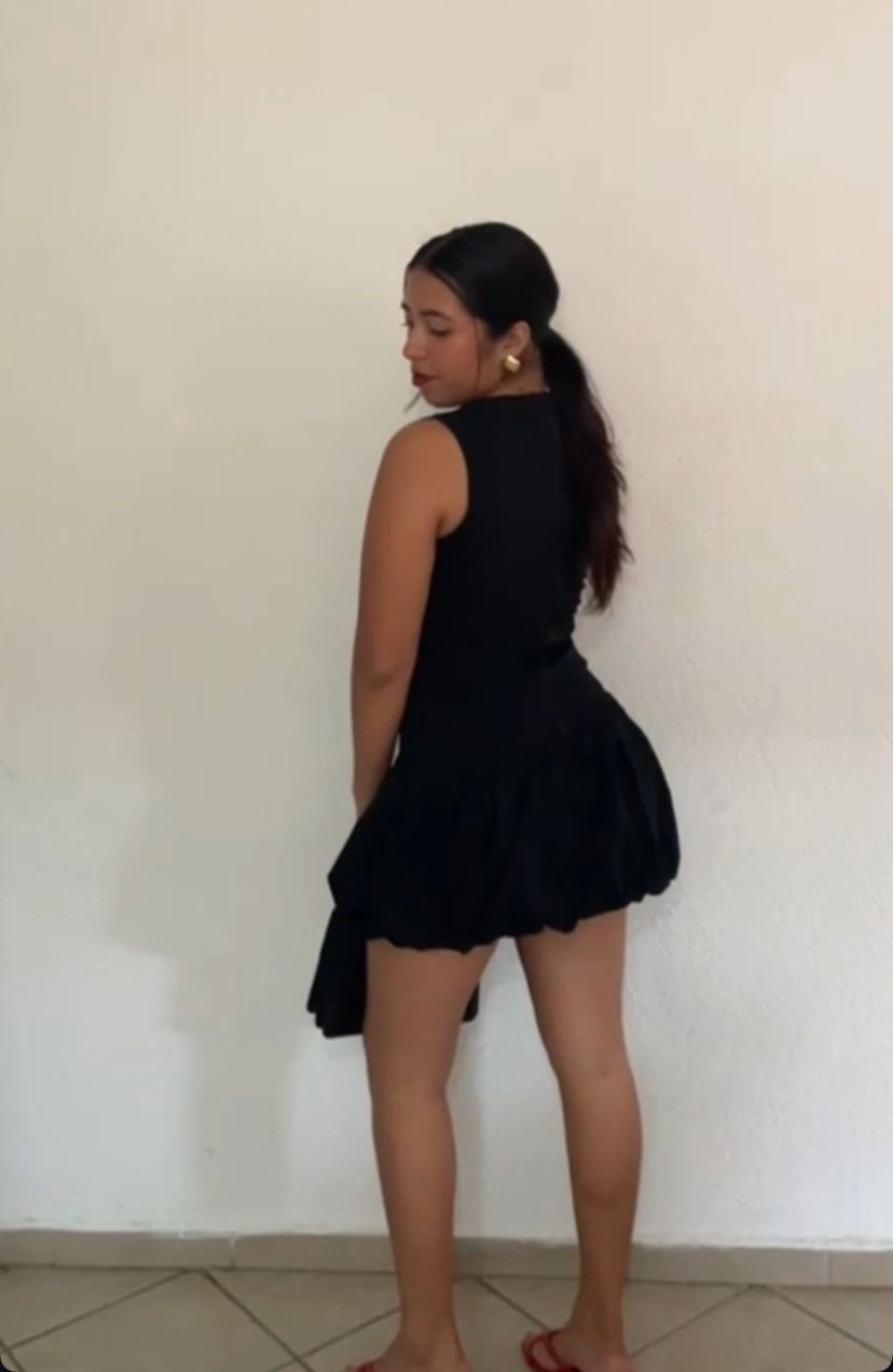 Imagen de WhatsApp 2025-11-19 a las 16.05.10_c86a5287 VESTIDO GLOBO