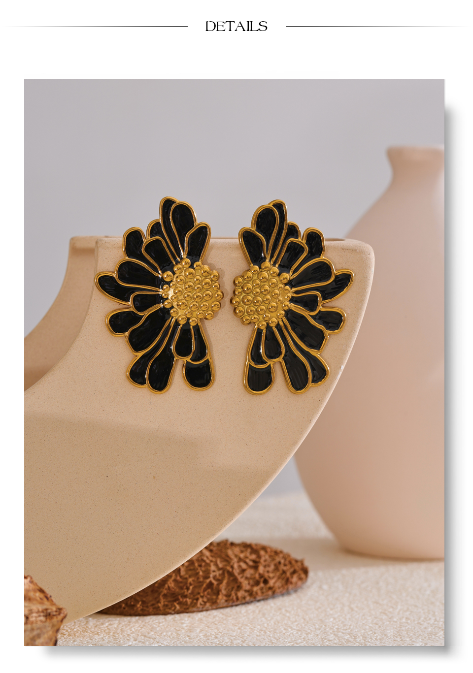 Aretes petalo negro