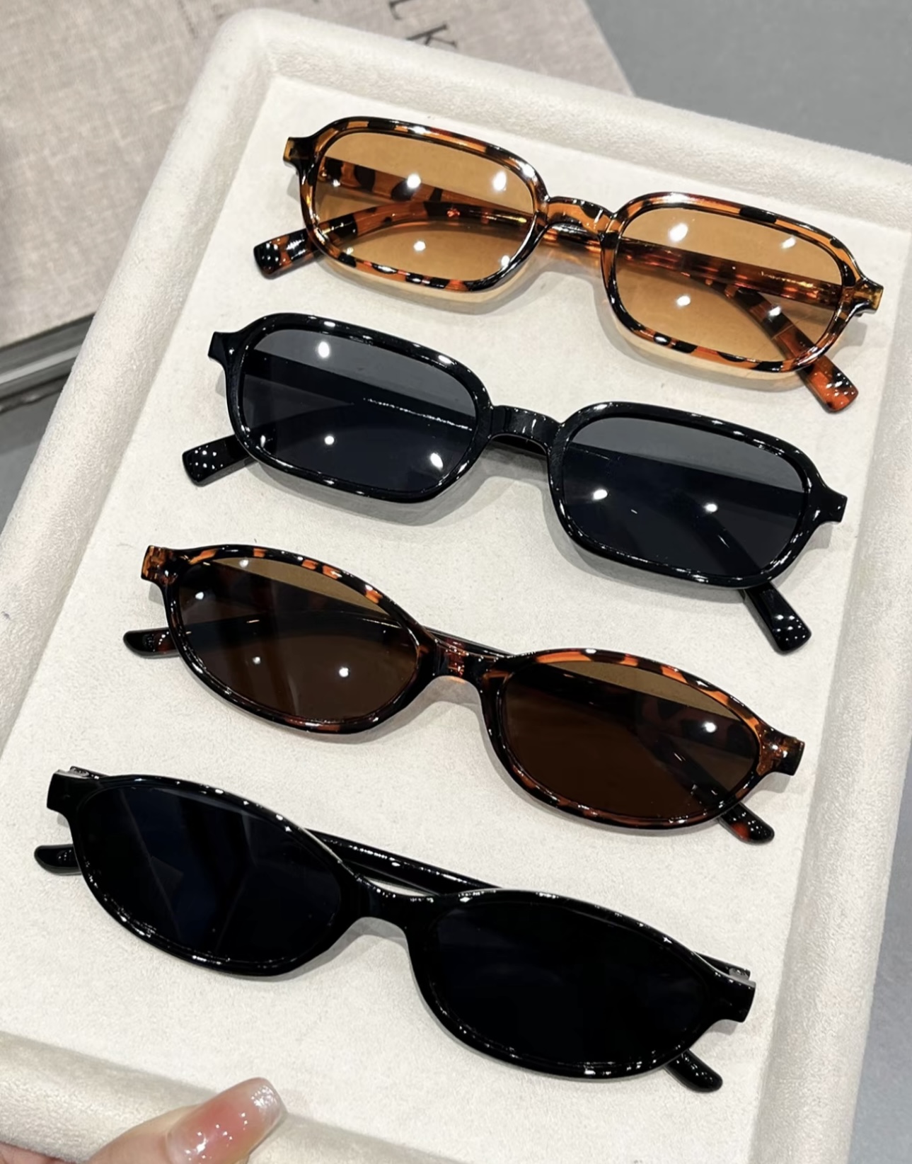 Lente con Armazón de Plástico Color Negro