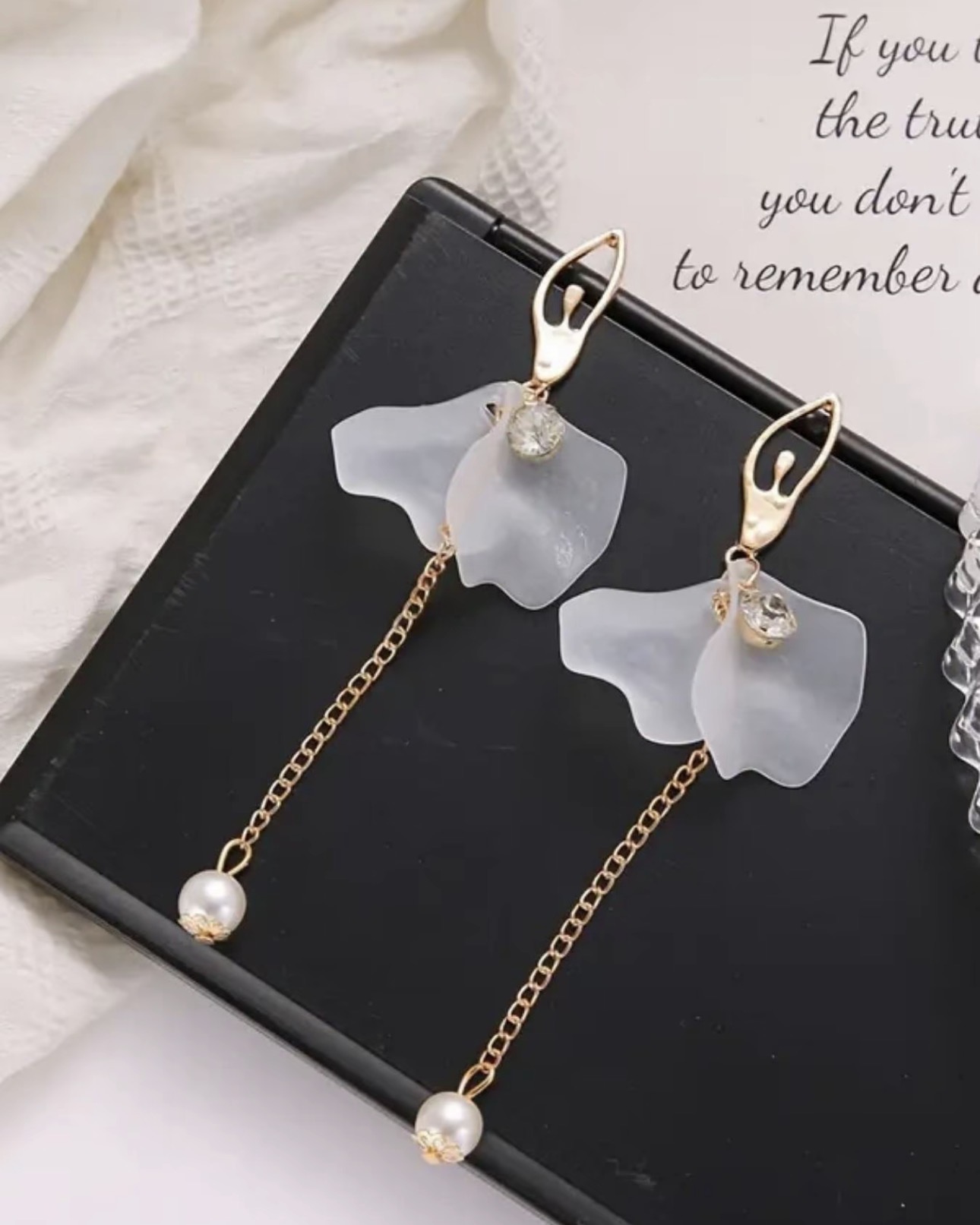 Arete Bailarina Petalo Blanco