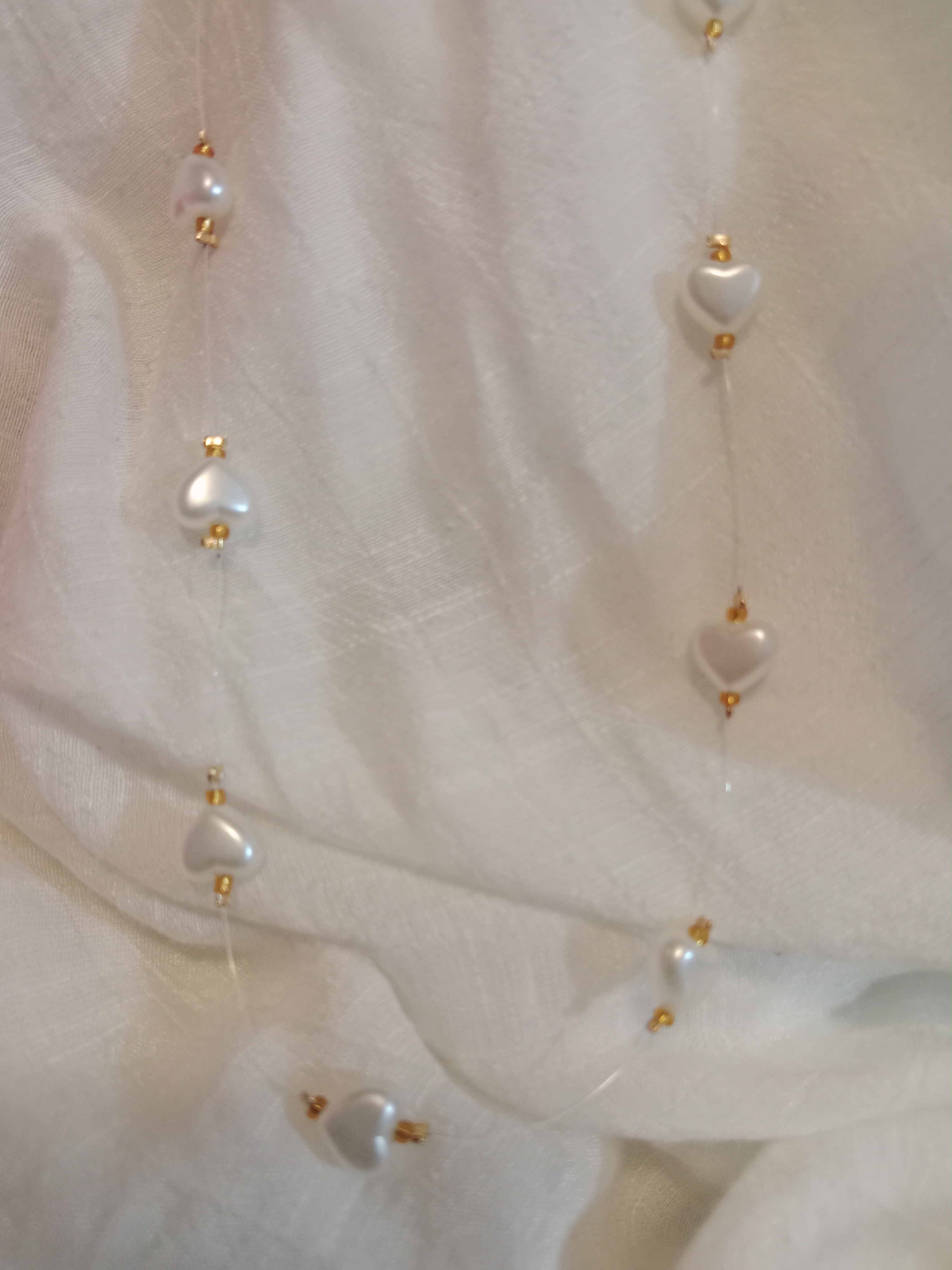 Collar ghost de corazón aperlados