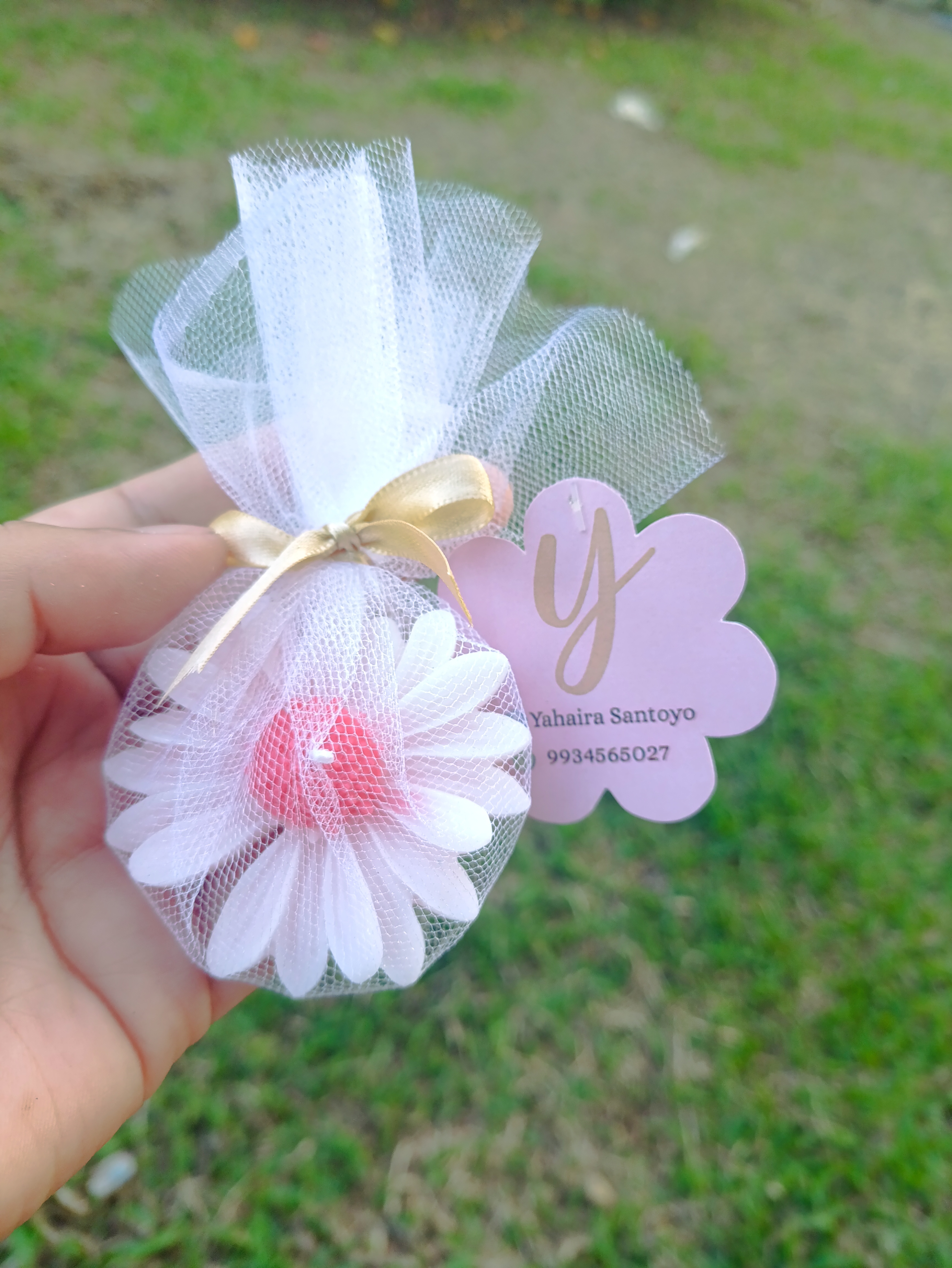 Margarita envuelta en tul