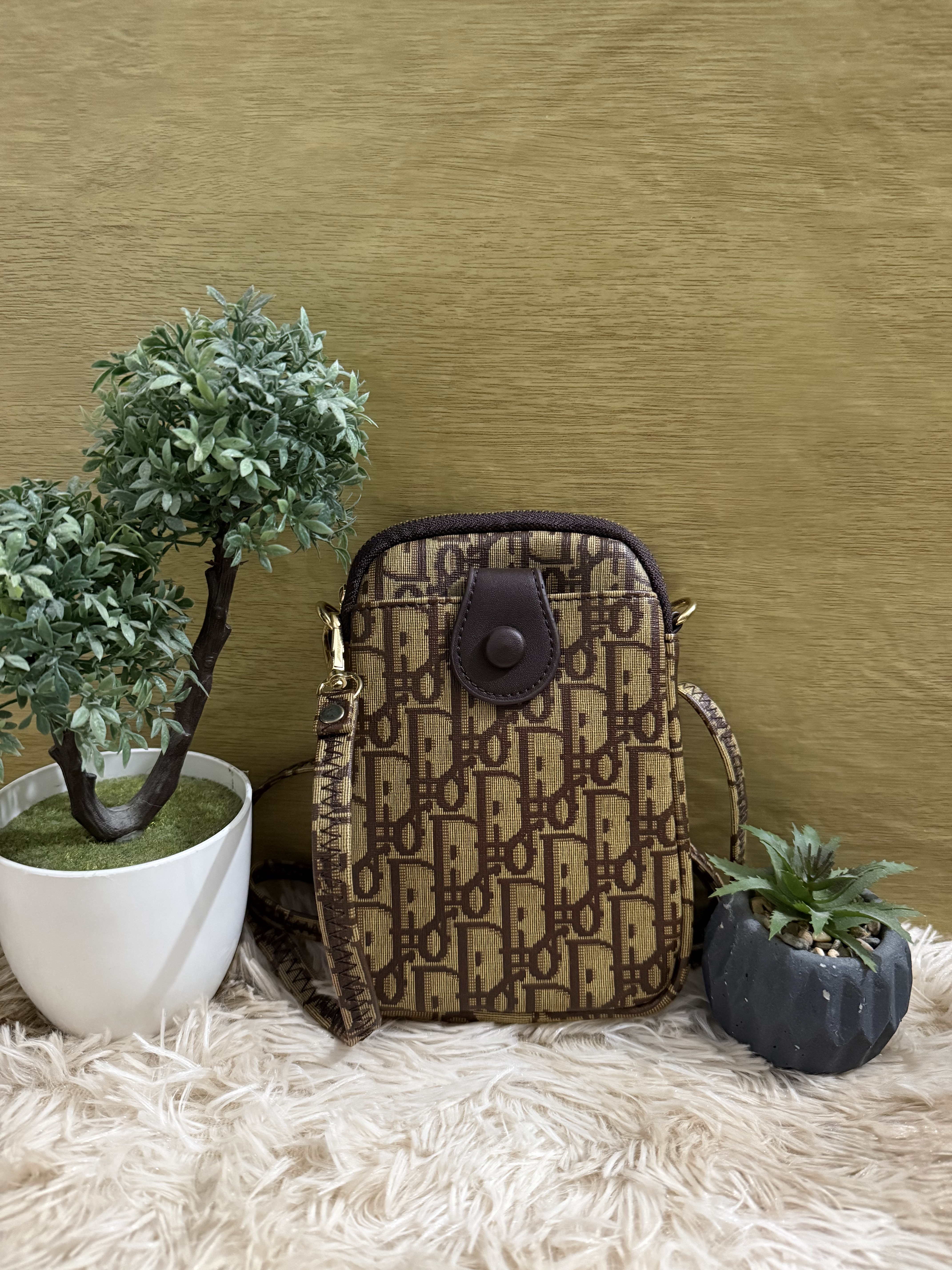 Porta cel Dior café