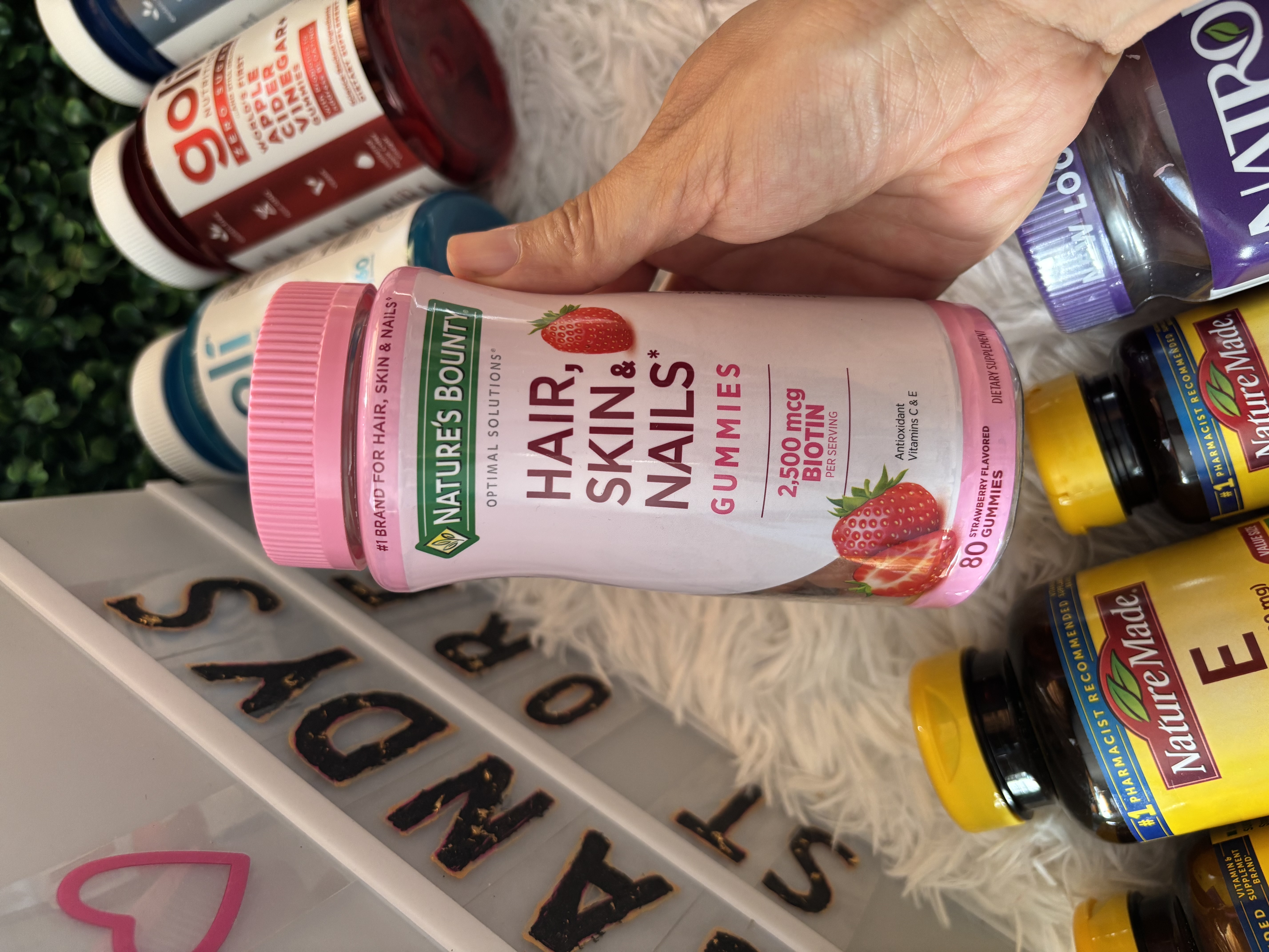 Gomitas para cabello piel y uñas