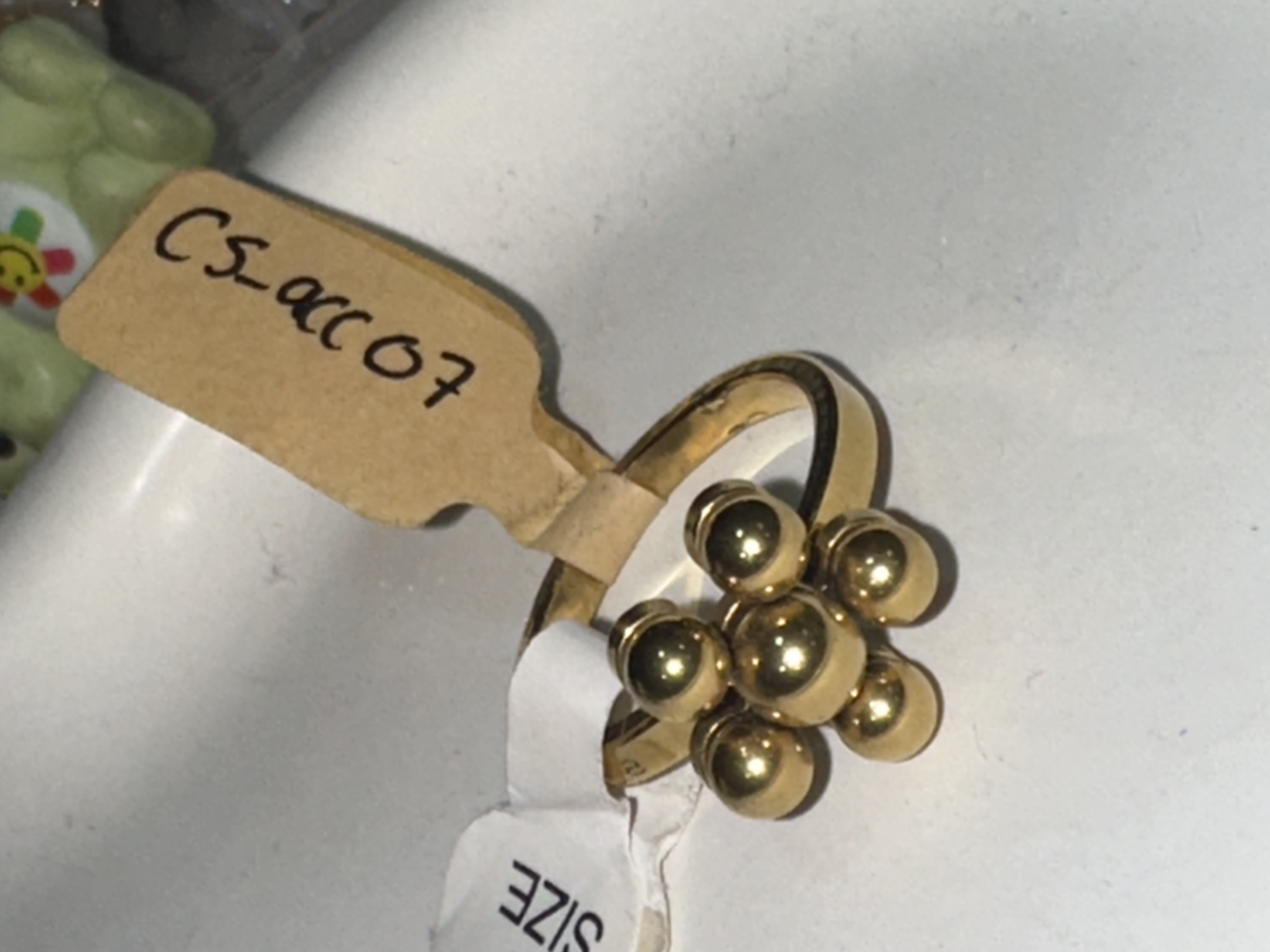 image anillo de flor balines dorados 17