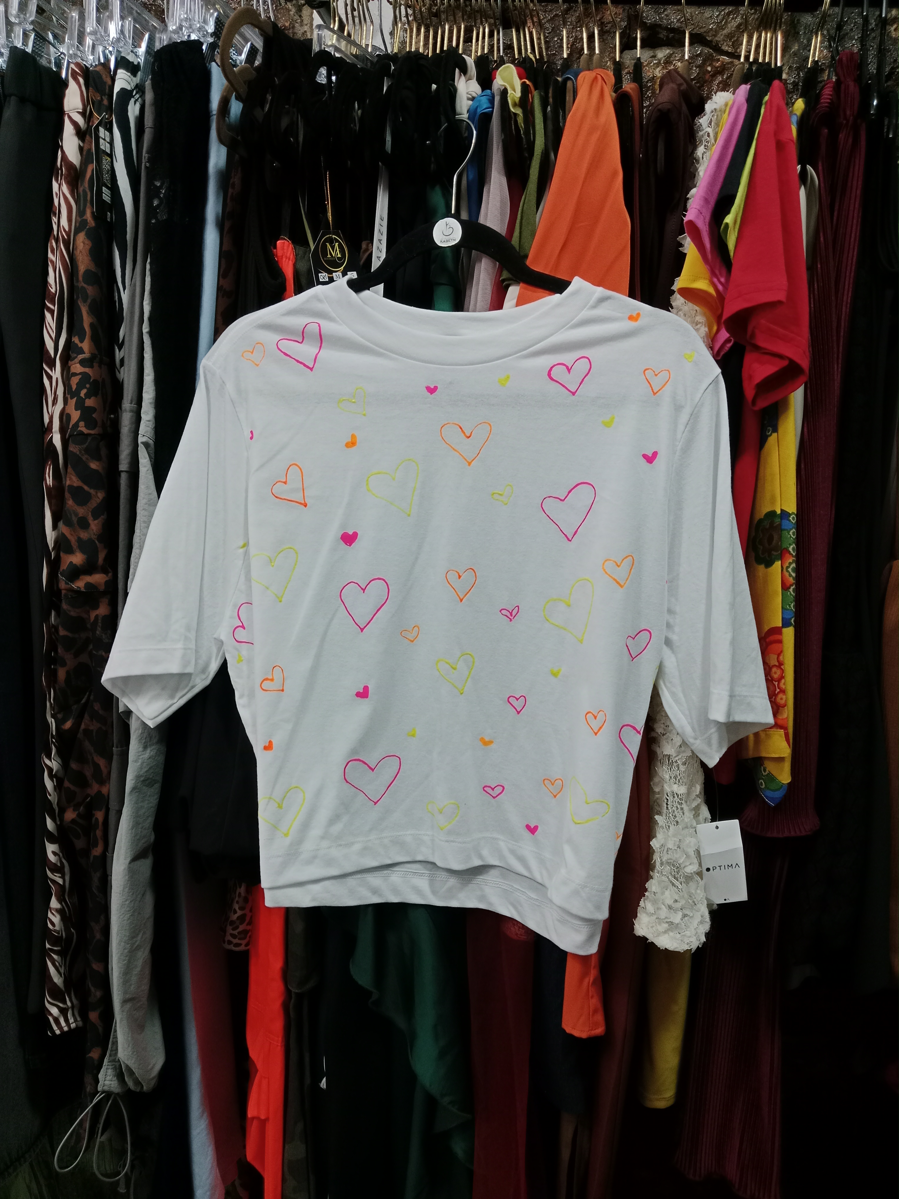Camiseta Corazones neon