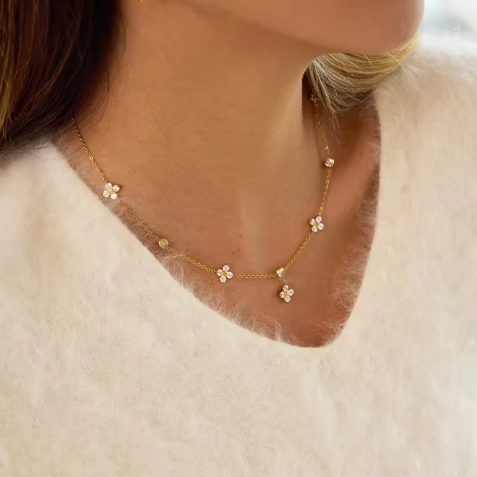 Collar zirconias flores