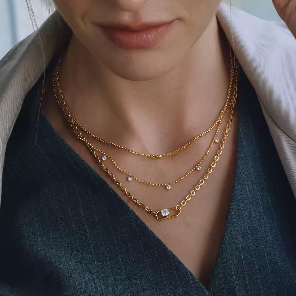 Collar triple caída brillitos