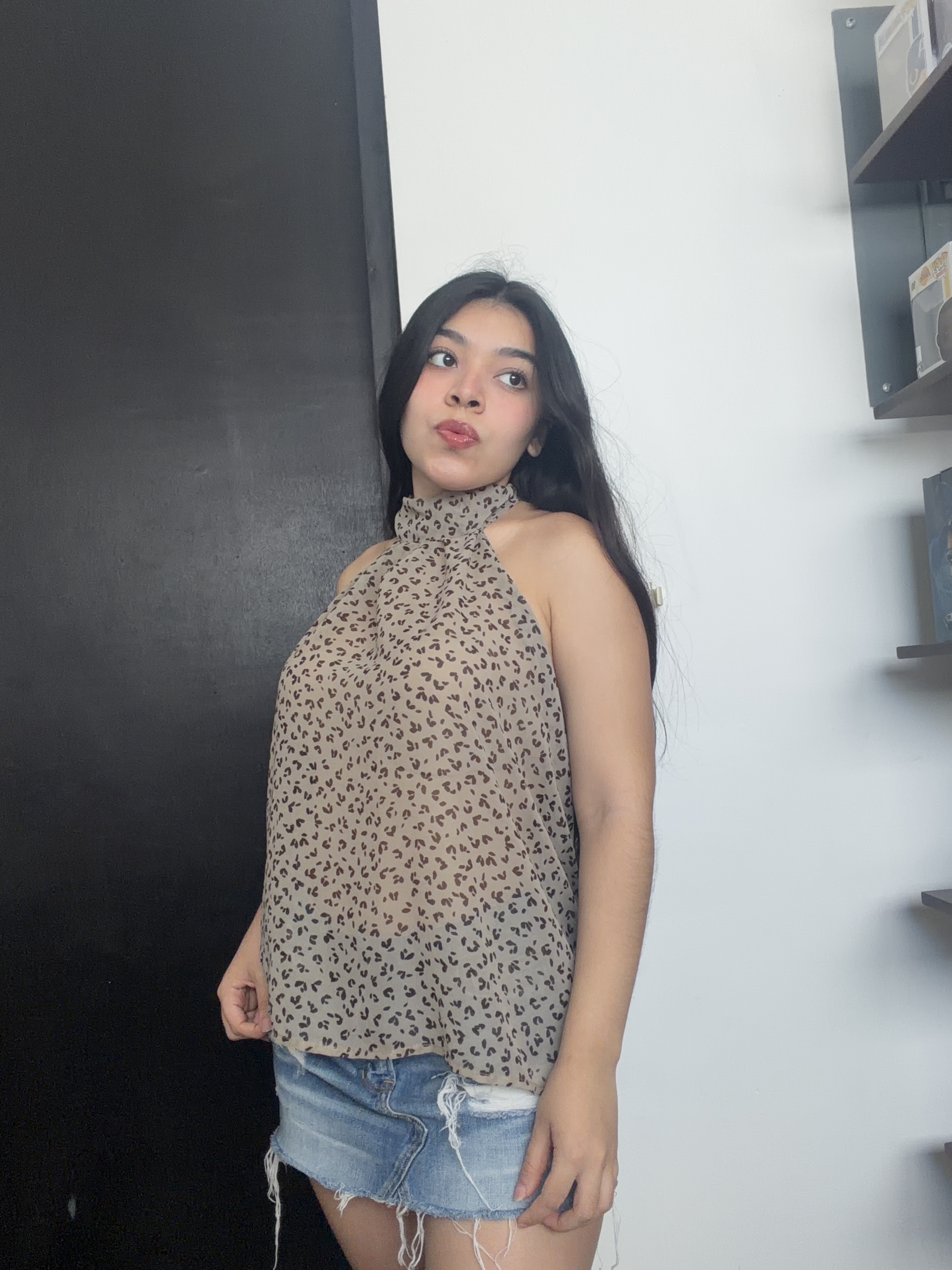 Blusa cuello halter de leopardo