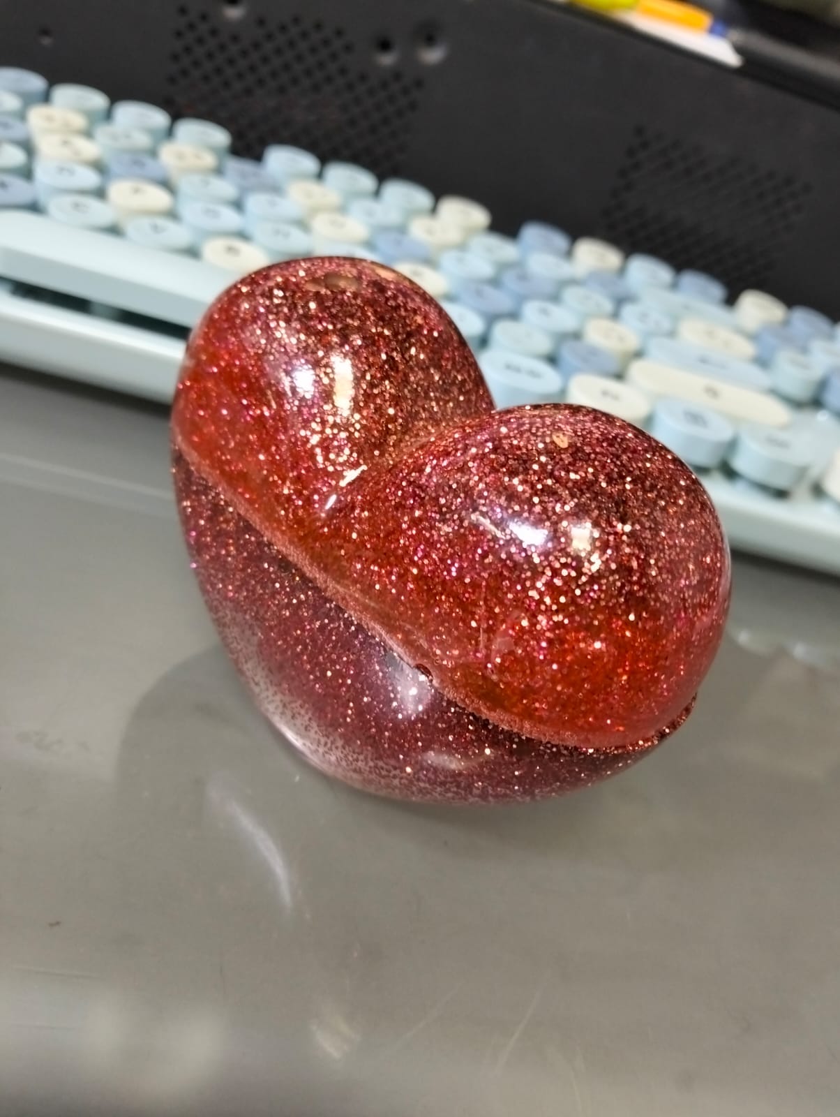 Alhajero de resina en forma de corazón