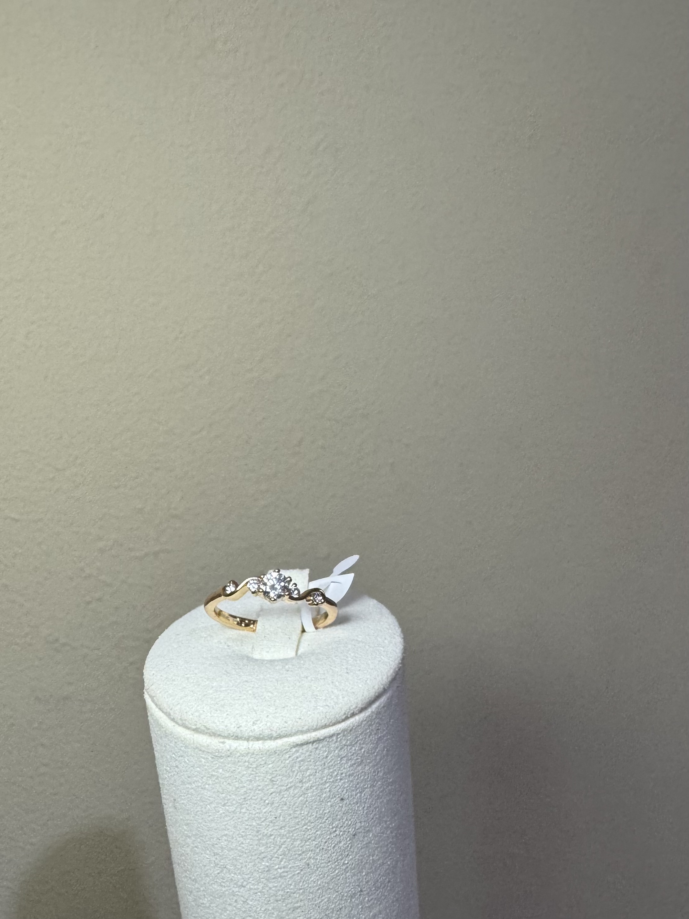 Anillo de piedritas