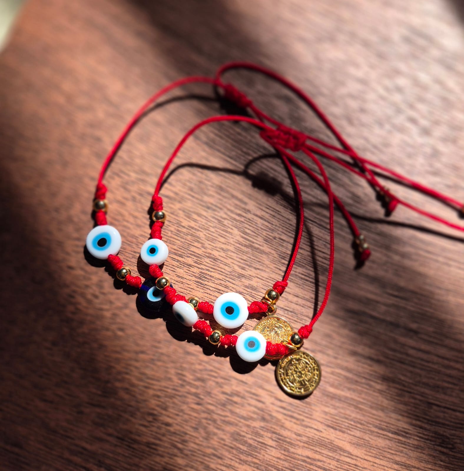 WhatsApp Image 2026-04-30 at 12.47.43 PULSERA OJO/SAN BENITO