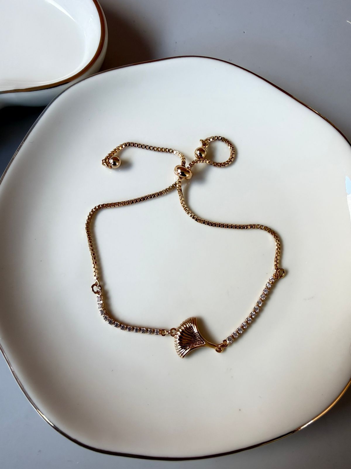 WhatsApp Image 2026-05-04 at 10.05.06 AM (4) Pulsera ajustable de conchita