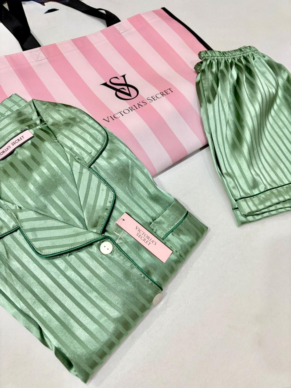 IMG-20260527-WA0584 Pijama verde rayas shorts talla XL