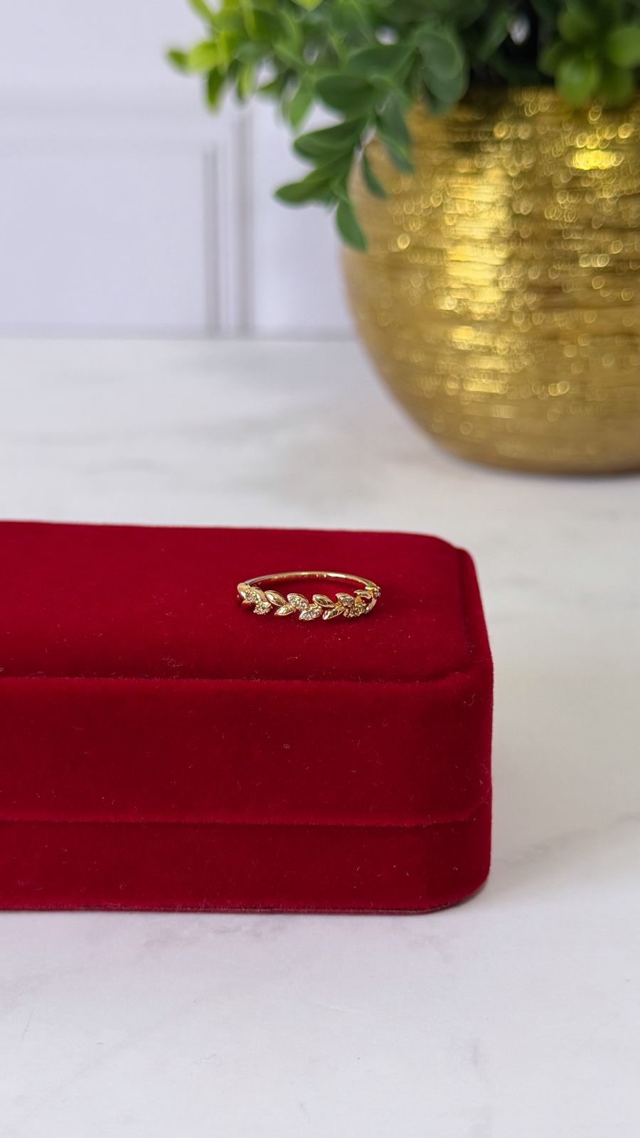 Anillo de hojas