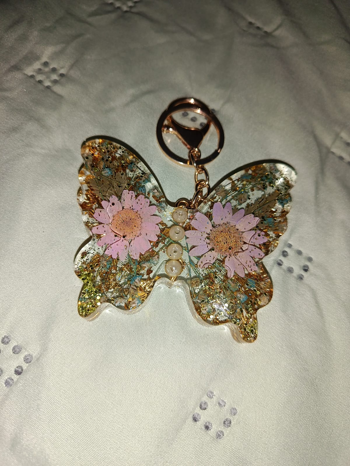 mariposa grande de flores